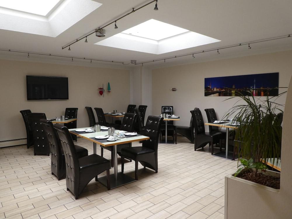 Hotel Terminus Düsseldorf Zewnętrze zdjęcie
